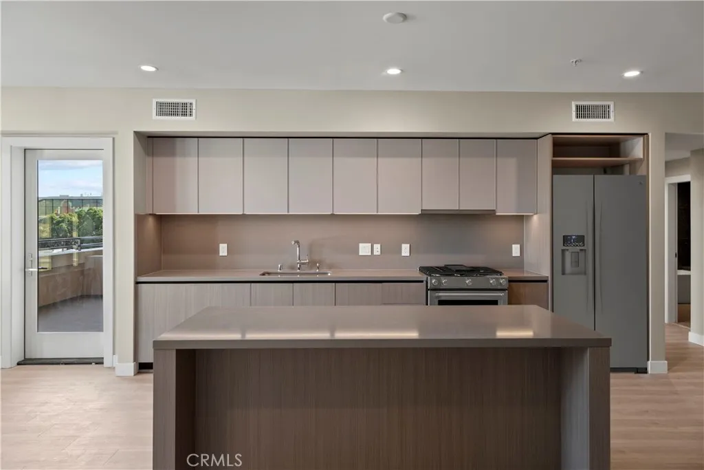 39 S Los Robles Avenue 3006, Pasadena, California 91101 home-pic-12